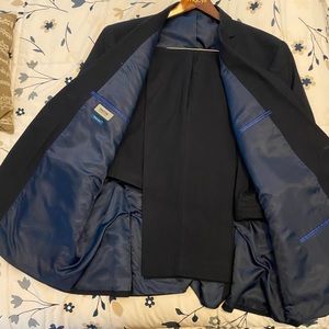 Kenneth Cole suit 52L jacket 42W x32L pants